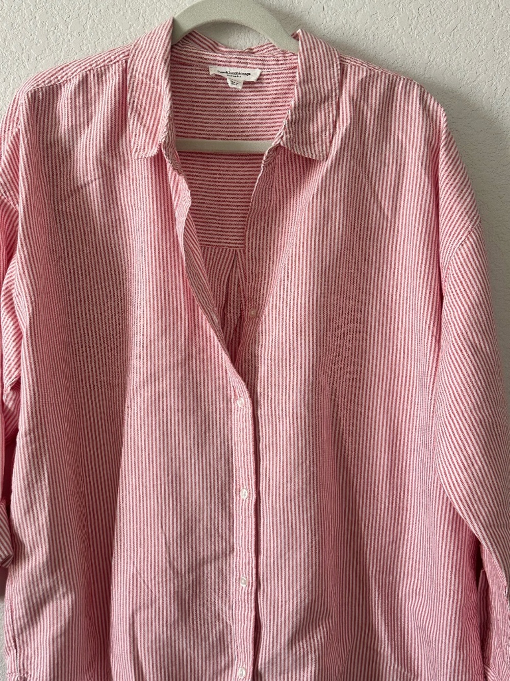 Red and white button down - Picture 3 of 6